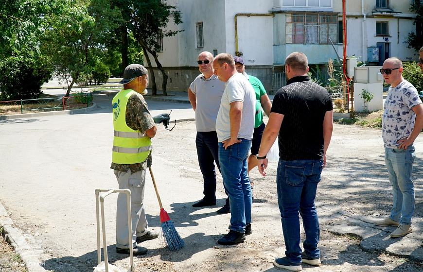 Михаил Назаров и Сергей Донец посетили Евпаторию и провели обход дворов