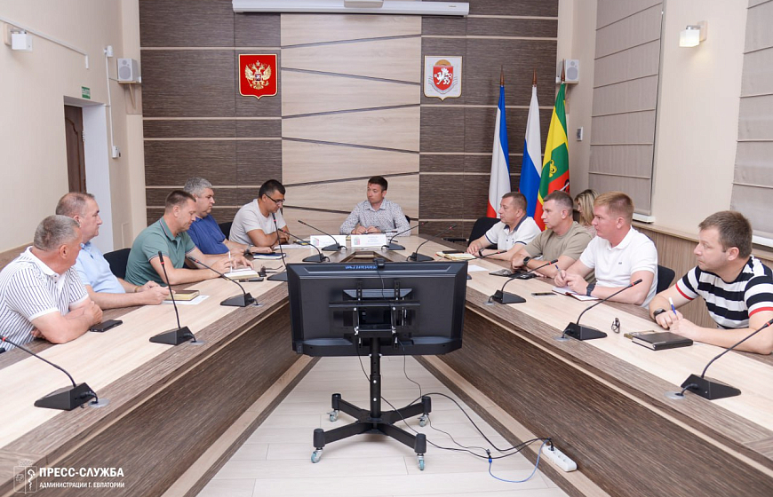 Антон Новиков обсудил с ресурсниками и коммунальщиками актуальные вопросы