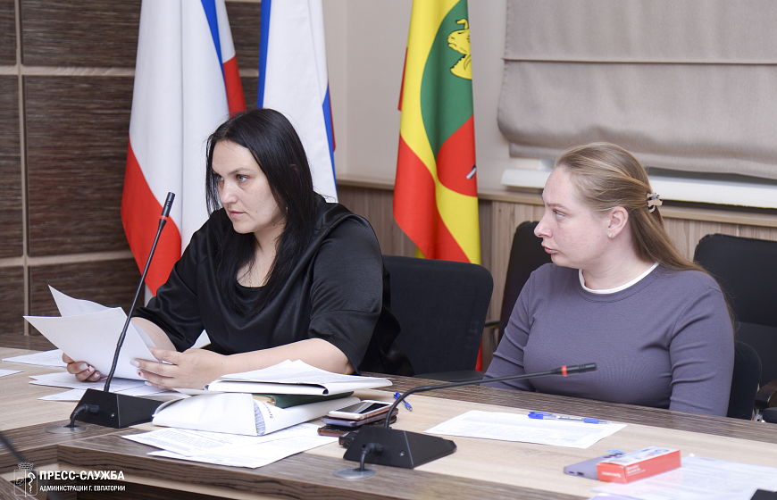 В Евпатории борются с самовольными постройками