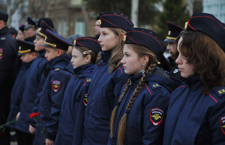 В Евпатории полицейские и кадеты традиционно почтили память погибших при высадке Евпаторийского десанта