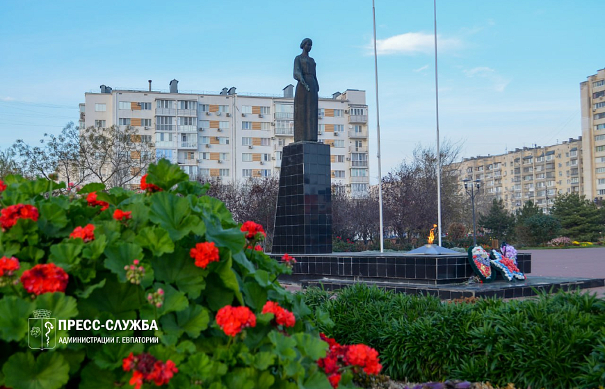 На мемориале «Красная горка» обновили горелочное устройство Вечного огня на памятнике «Скорбящая мать»