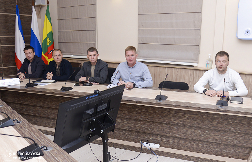 В Евпатории прошло совещание с руководителями ресурсоснабжающих и коммунальных предприятий