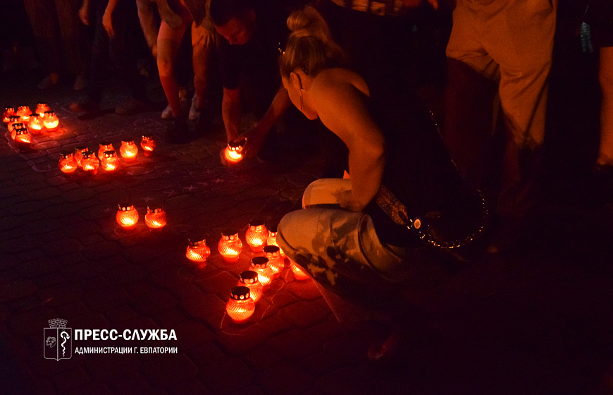На Красной горке зажгли свечи в память о жертвах Беслана 