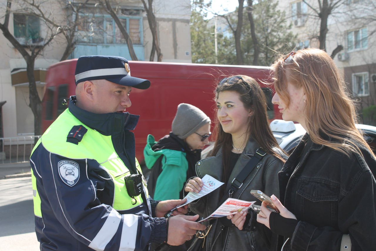 В Евпатории продолжаются рейдовые мероприятия по обеспечению безопасности пешеходов
